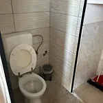 公寓 Hanka - 3 Verschiedene Whg - 40 Qm 3 Pers, 50 Qm Bis 4 Pers Oder 70 Qm Bis 5 Pers, Balkone, Nur 70 M Zum Strand, Von 3 Bis Max 5 Personen, Wlan, Sat-tv, Klima, Kueche, Parkplaetze,ruhig Gelegen