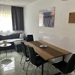 Hanka - 3 Verschiedene Whg - 40 Qm 3 Pers, 50 Qm Bis 4 Pers Oder 70 Qm Bis 5 Pers, Balkone, Nur 70 M Zum Strand, Von 3 Bis Max 5 Personen, Wlan, Sat-tv, Klima, Kueche, Parkplaetze,ruhig Gelegen * 乌马格