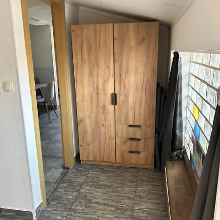 Hanka - 3 Verschiedene Whg - 40 Qm 3 Pers, 50 Qm Bis 4 Pers Oder 70 Qm Bis 5 Pers, Balkone, Nur 70 M Zum Strand, Von 3 Bis Max 5 Personen, Wlan, Sat-tv, Klima, Kueche, Parkplaetze,ruhig Gelegen