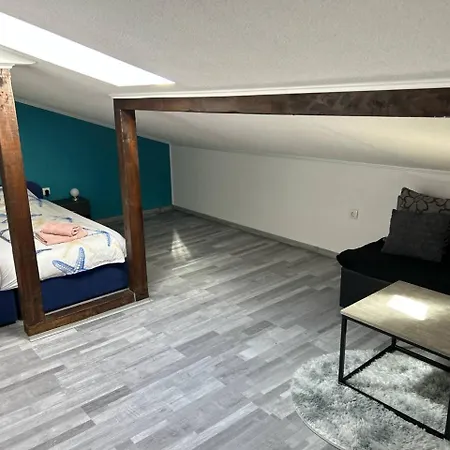 Hanka - 3 Verschiedene Whg - 40 Qm 3 Pers, 50 Qm Bis 4 Pers Oder 70 Qm Bis 5 Pers, Balkone, Nur 70 M Zum Strand, Von 3 Bis Max 5 Personen, Wlan, Sat-tv, Klima, Kueche, Parkplaetze,ruhig Gelegen